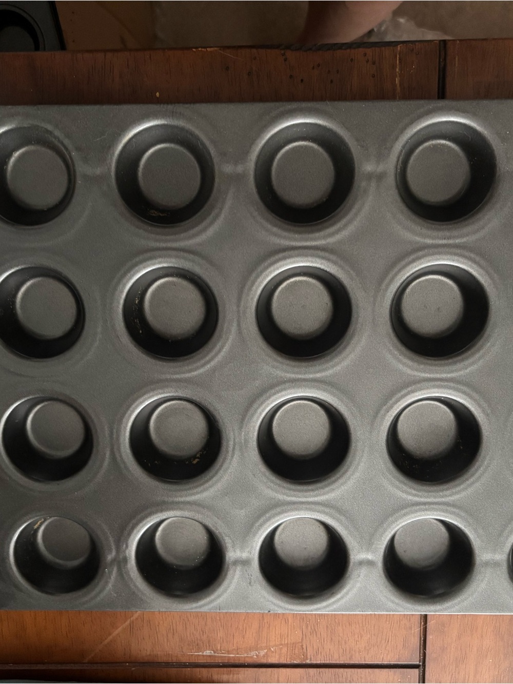 Nonstick 24-Cup Mini Muffin Tin – Dark Gray